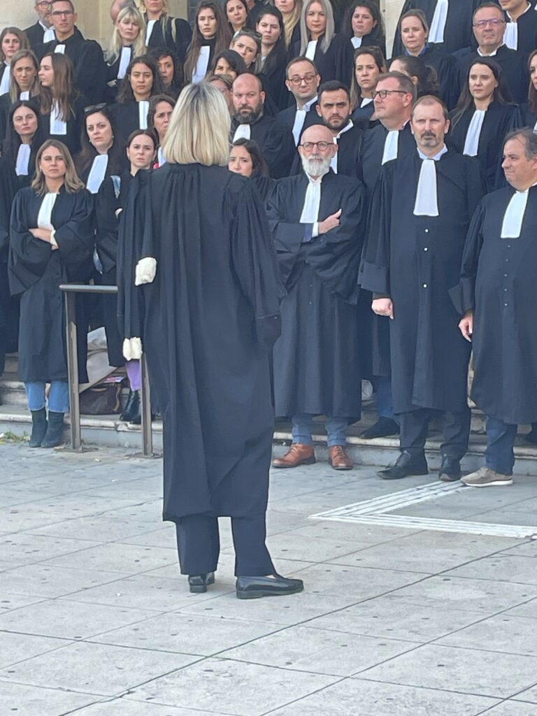 Manifestation des avocats à Toulon  Les robes noires expriment leur colère
